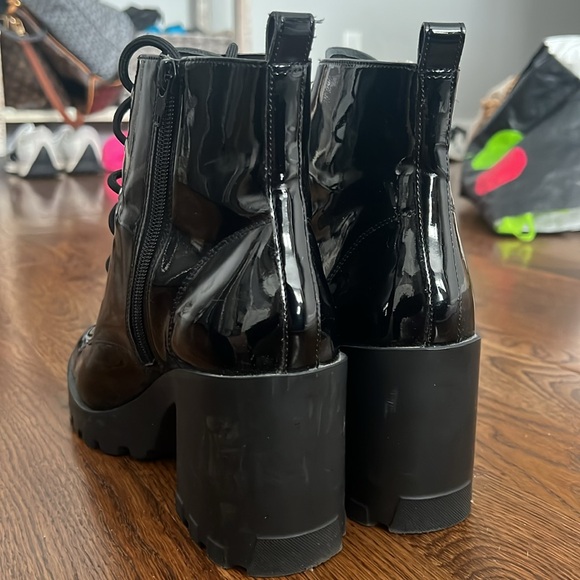 Boots - Picture 3 of 3